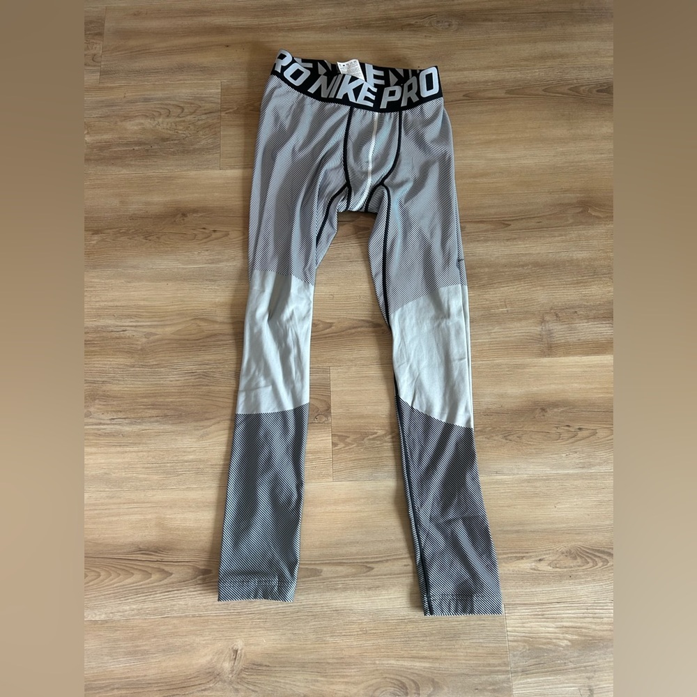 Nike Pro Athletic Tights